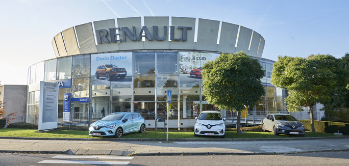 Gevel van de concessie Renault Plein